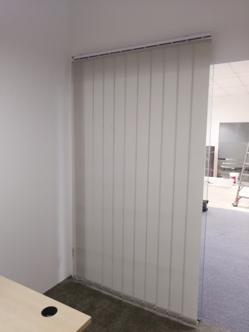 VERTICAL BLINDS